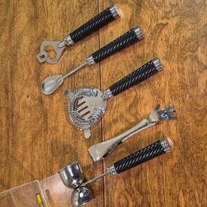 ONEIDA Stainless Steel 5 Piece Bar Se Tools with Black Handles & Plexiglass Case